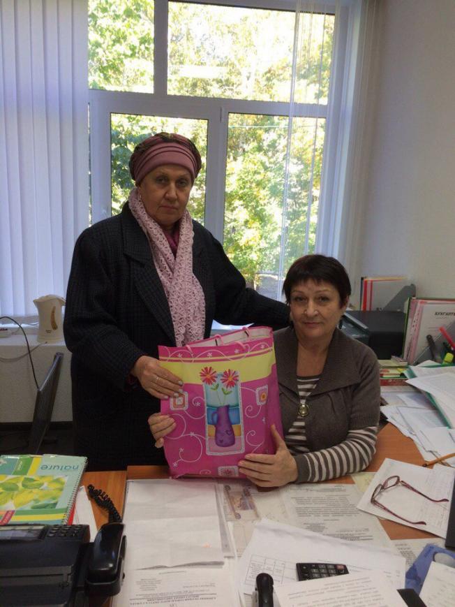 Депутат поздравил с Днем пожилого человека и Днем учителя жителей Мехзавода